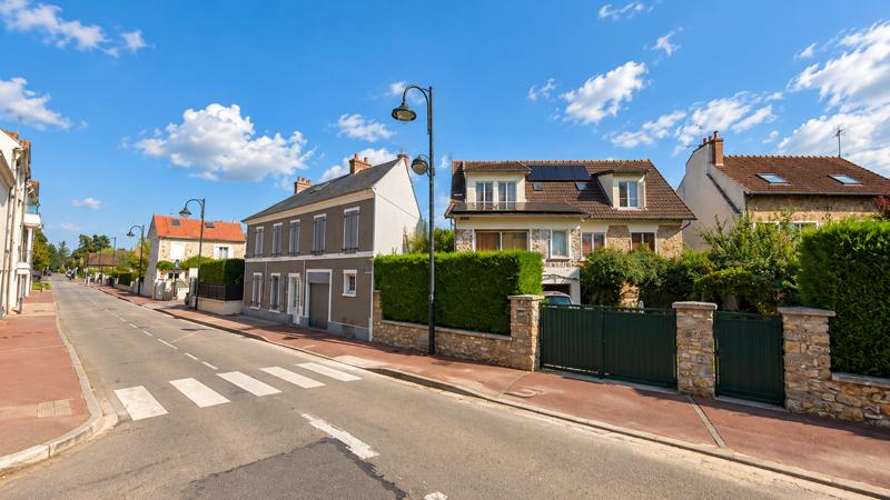 Voisins-le-Bretonneux (la rue)